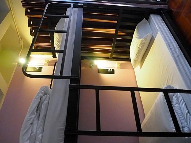 Eden Walking Street Hostel Chiang Mai Exterior photo